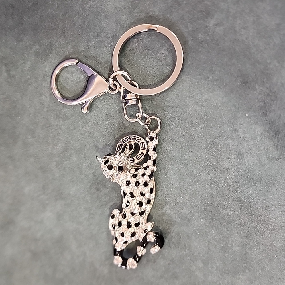 Effy leopard key chain